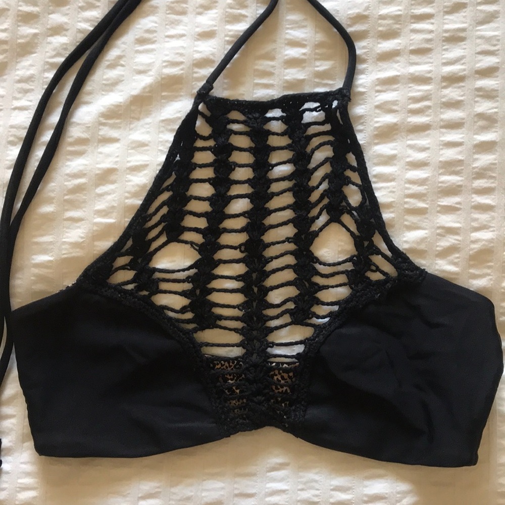 Acacia black crochet top